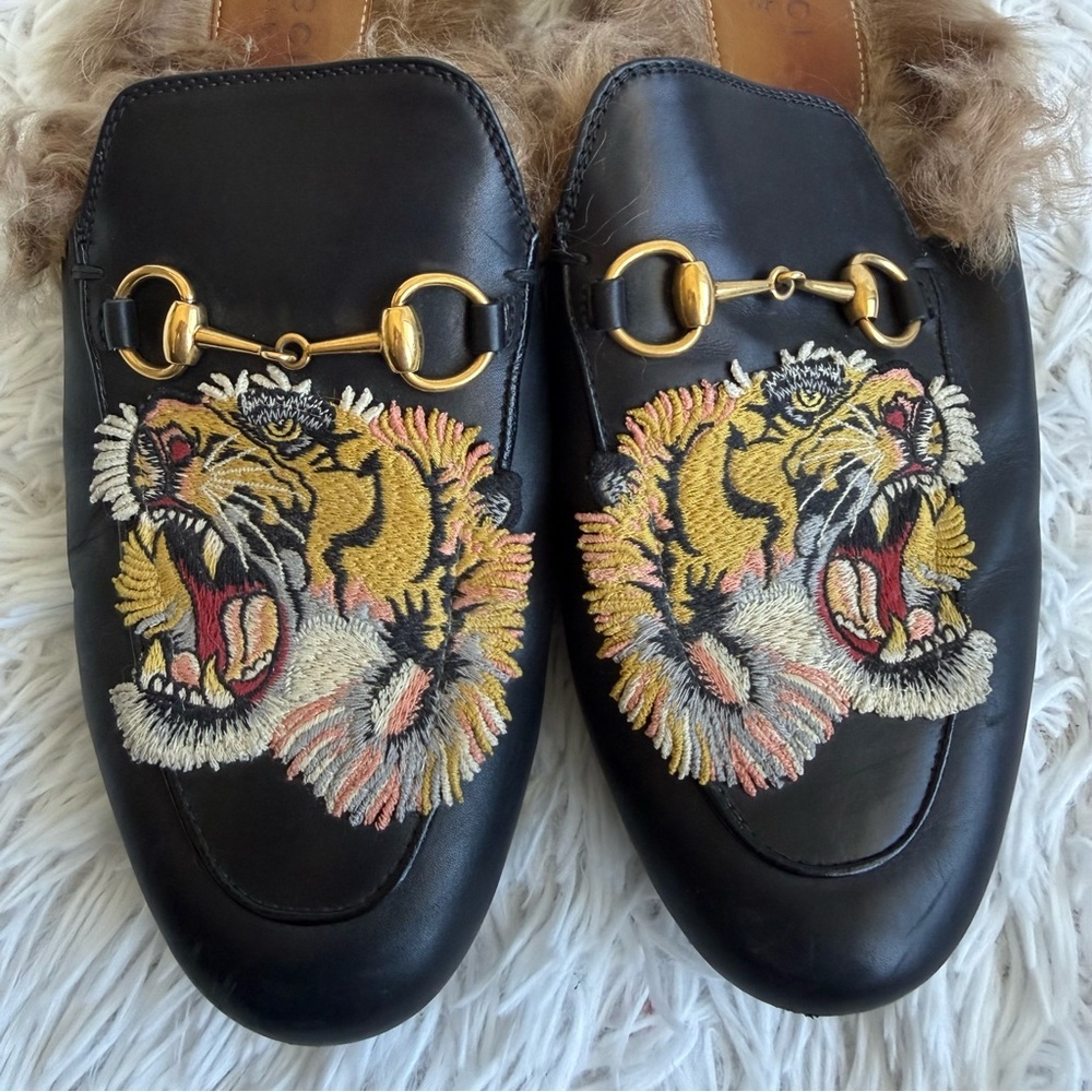 Gucci Princetown Black Leather Mules with Fur and Roaring Tiger Size 38 - Picture 2 of 12